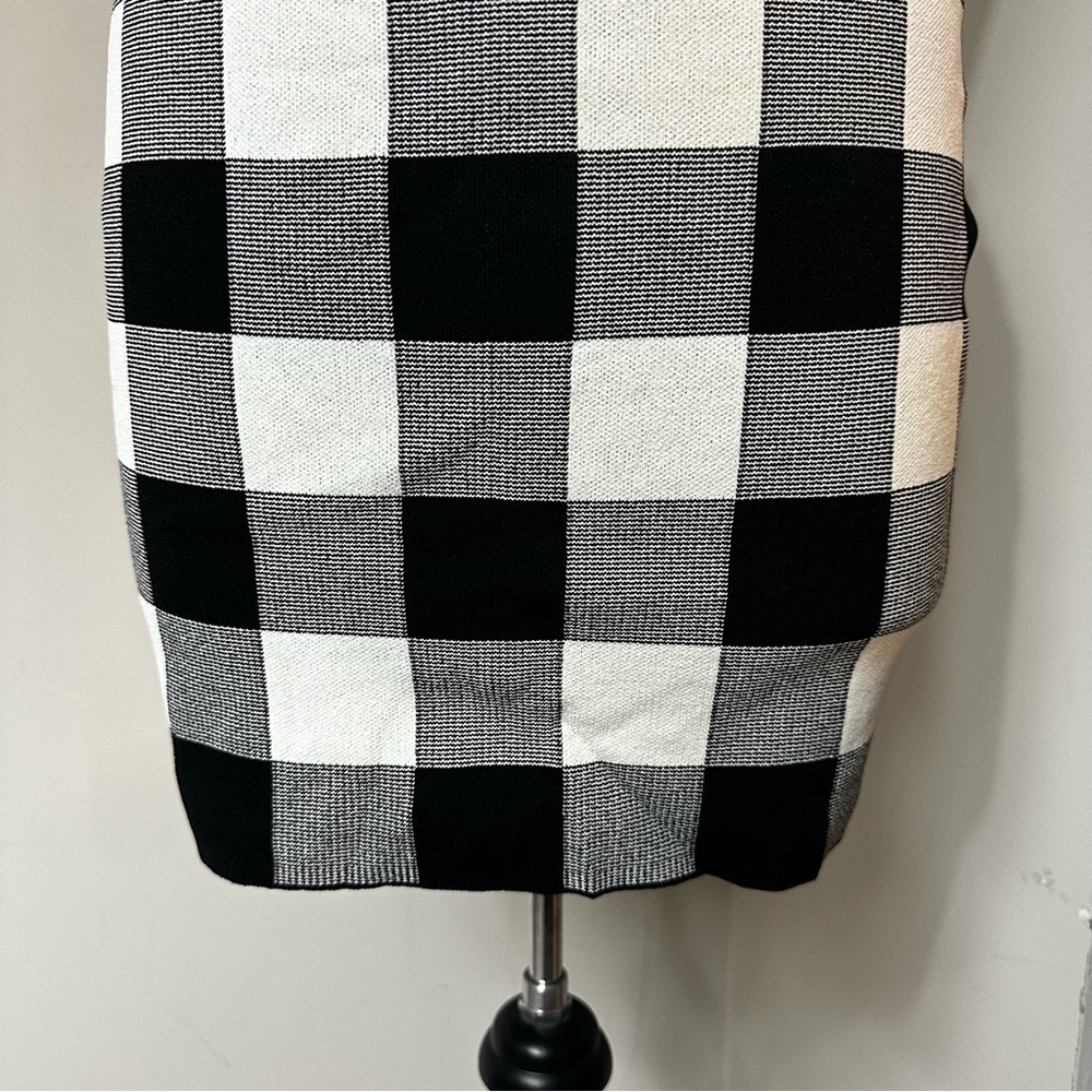 Rachel Roy Black & White Monochromatic Plaid Mini Skirt in Size Medium - Picture 3 of 6